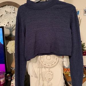 Blue long sleeve crop top